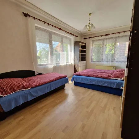 In Balatonlelle/balaton 19160 Apartman