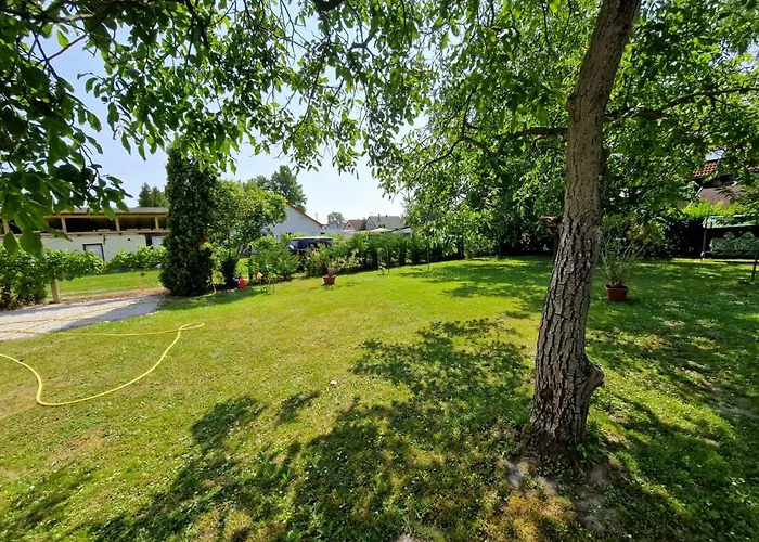 In - Balaton 19160 * Balatonlelle